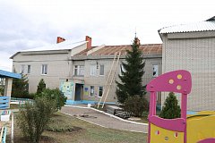 В детском саду п. Михайловский подходит к завершению ремонт кровли