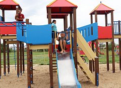 Детская площадка в посёлке Новооктябрьский: новые возможности для развития и отдыха