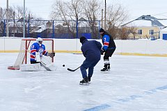 В Рождественские праздники на михайловском катке состоялась любительская встреча по хоккею