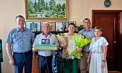 В День семьи, любви и верности, чествовали семейную пару поселка Михайловский