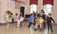 Сотрудники ДК МО п. Михайловский пригласили ребят летнего оздоровительного лагеря «Буратино» на конкурсно-игровую программу «День добрых дел!»