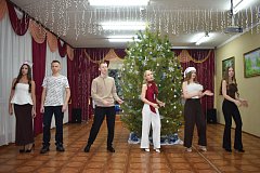 В михайловской школе прошел новогодний вечер для старшеклассников